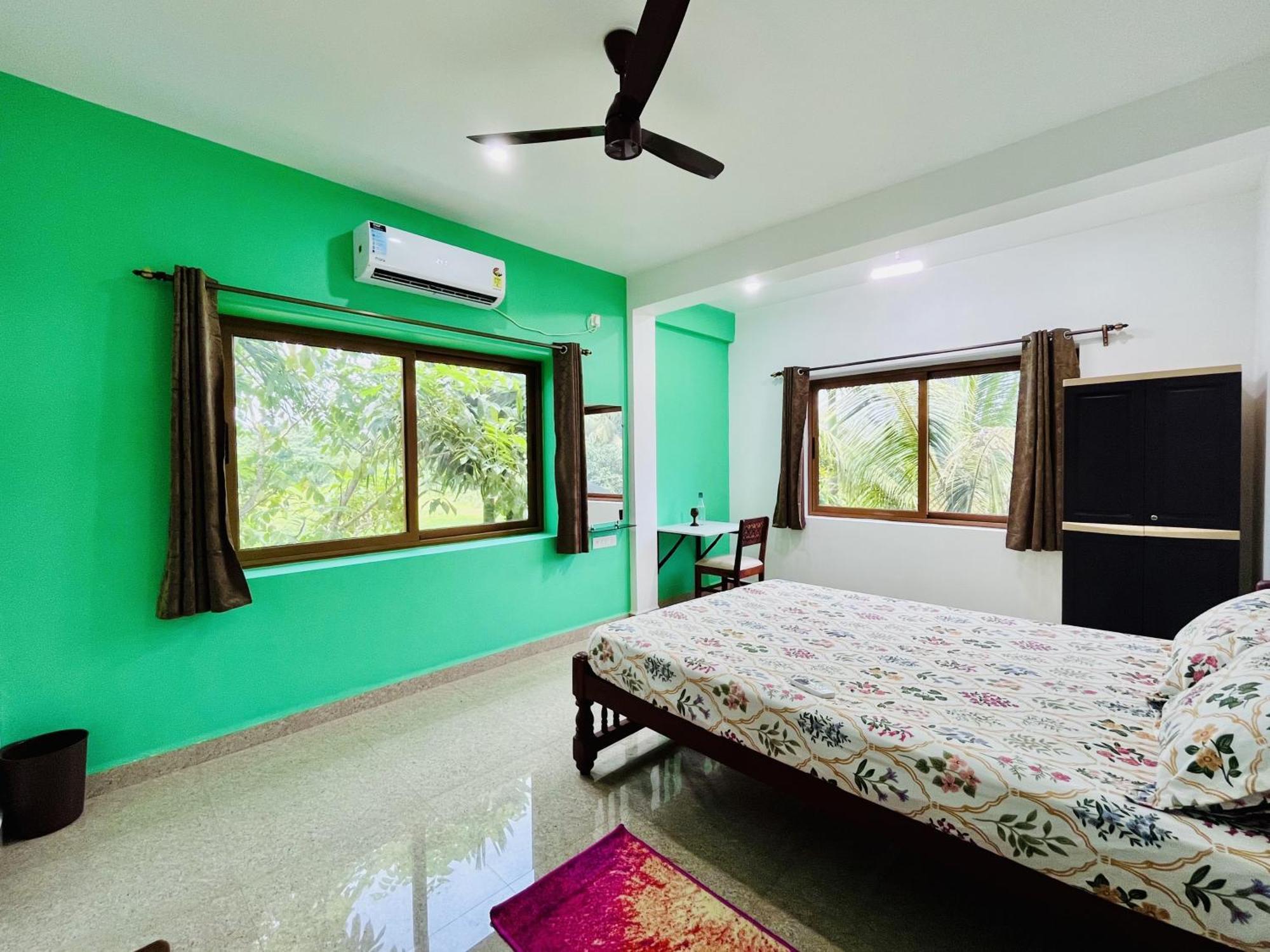 Happy Moon Homestay Aldona Eksteriør bilde
